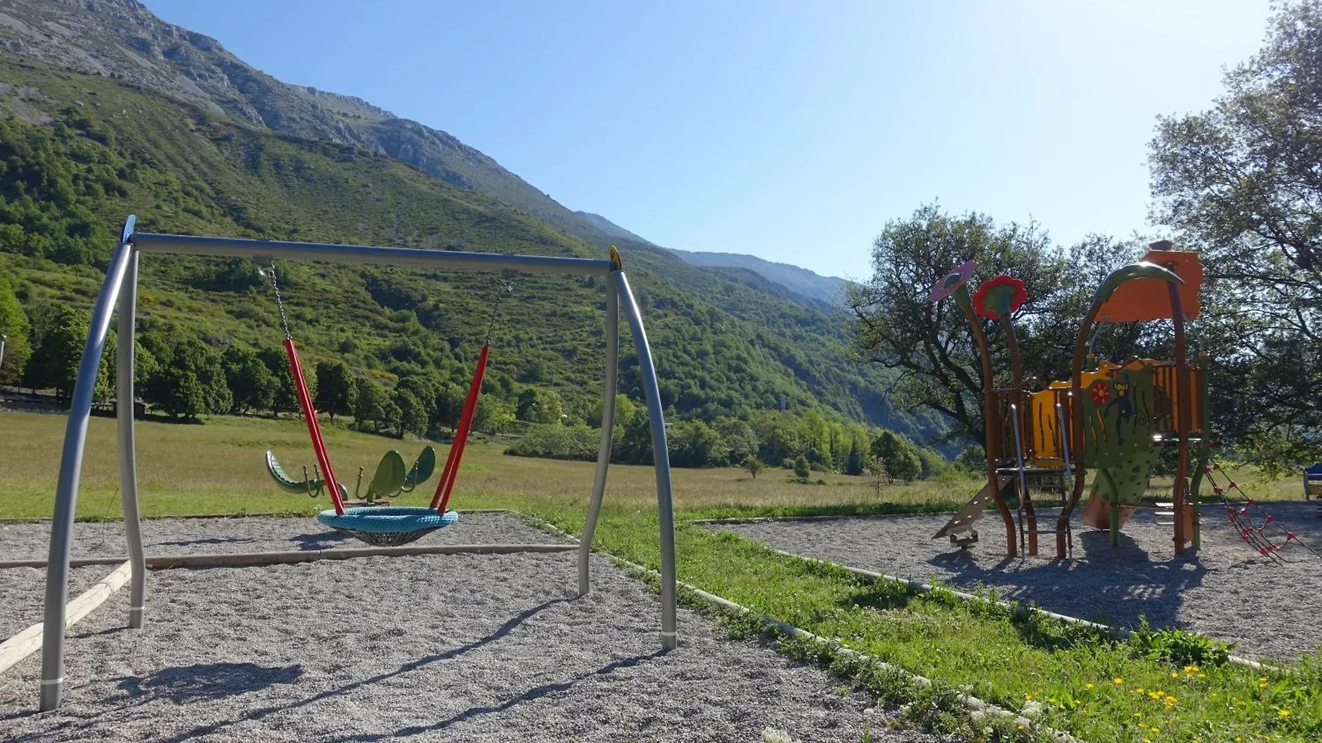Grande Maison De Village 200 M2 Calme Tout Confort Greolieres France