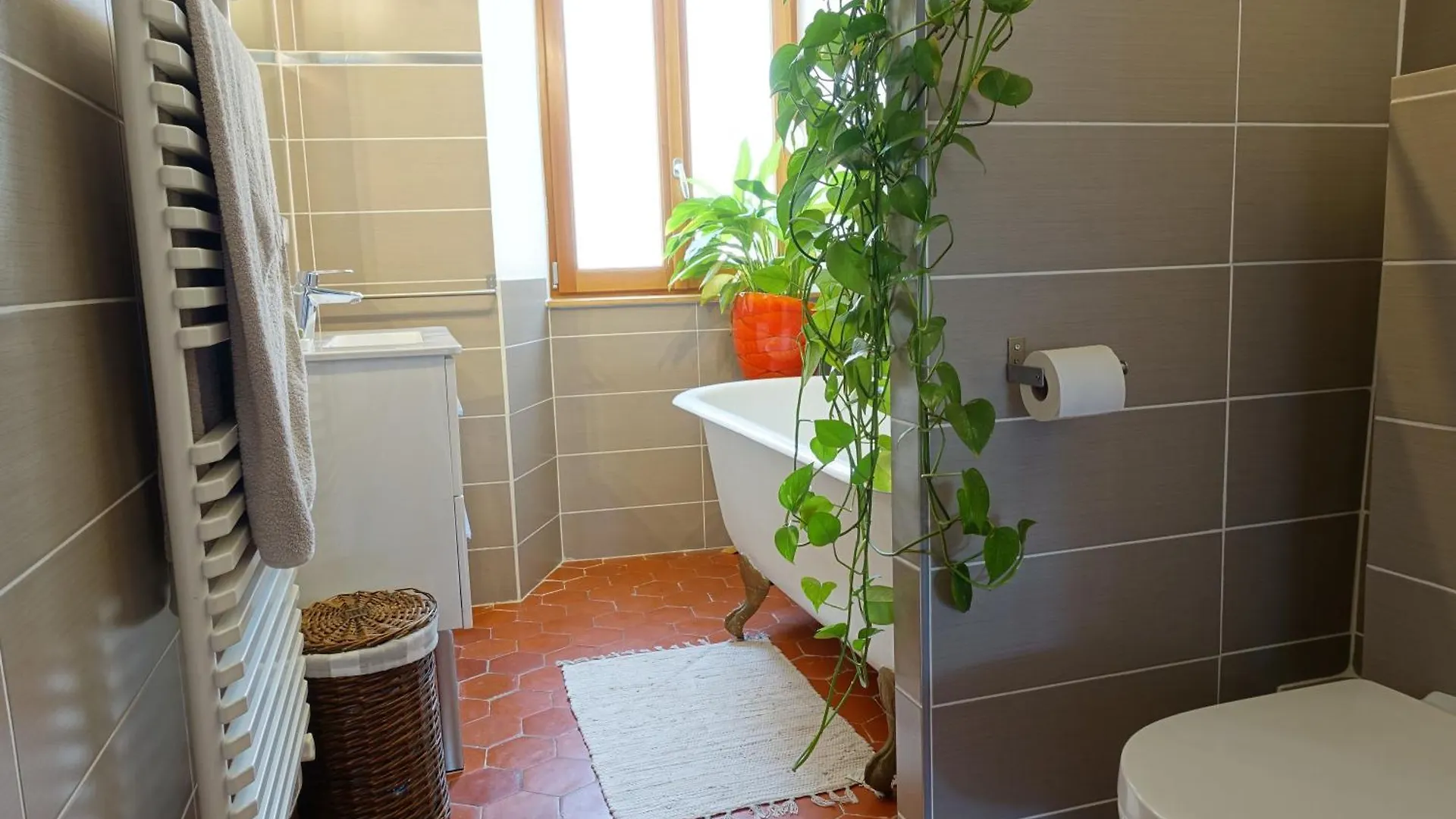 Grande Maison De Village 200 M2 Calme Tout Confort Greolieres